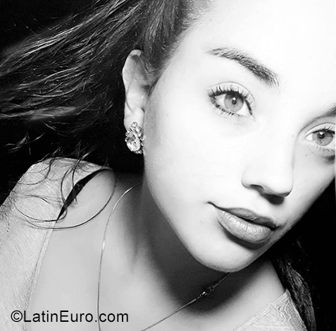 Date this charming Argentina girl Abril from Cordoba AR190