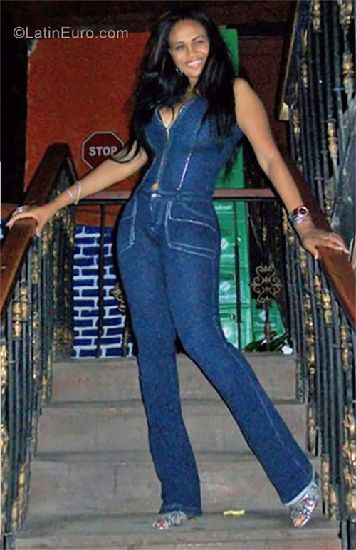 Date this lovely Dominican Republic girl Jadelin from Santo Domingo DO34643