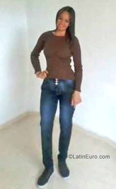 Date this cute Colombia girl Alejandra from Bogota CO25302
