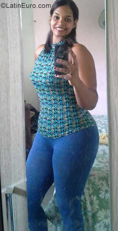 Date this nice looking Dominican Republic girl Ivette from Santo Domingo DO34687