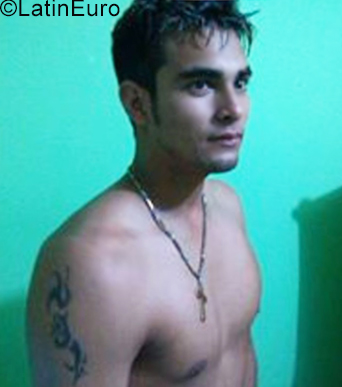 Date this happy Colombia man Kihny from Barranquilla CO25329
