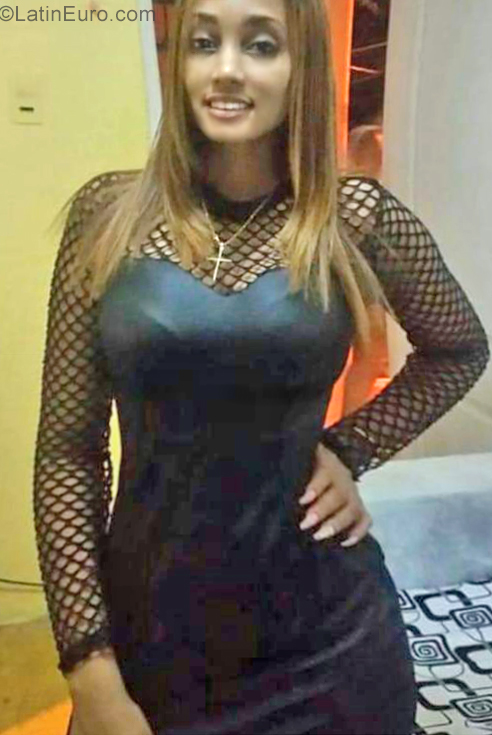 Date this nice looking Dominican Republic girl Sherlin from Santiago DO34776