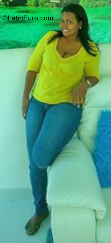 Date this pretty Dominican Republic girl Yoselin from Santo Domingo DO34784