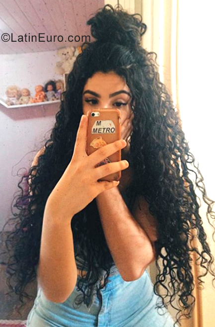 Date this pretty Colombia girl Bellacasas from cali CO25391