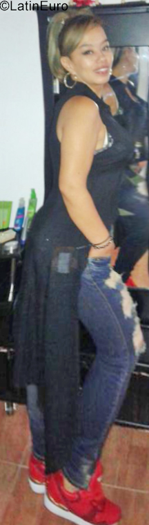 Date this voluptuous Colombia girl Monica from Medellin CO25417