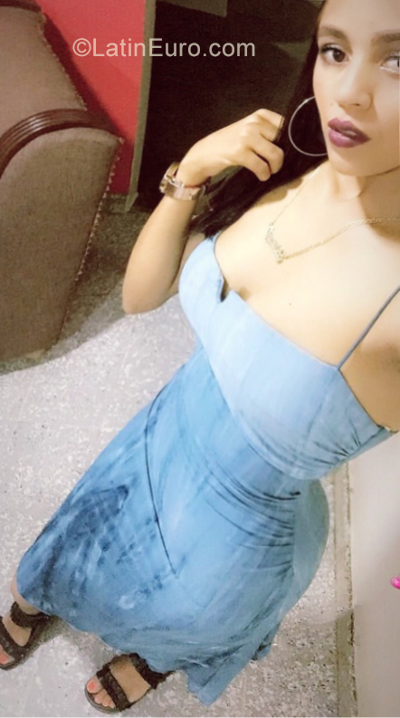 Date this exotic Dominican Republic girl Kariny from Santiago DO34916