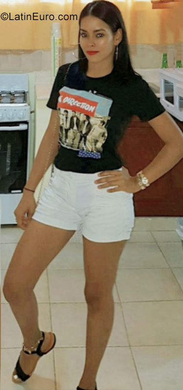 Date this cute Dominican Republic girl Celenia from Sosua DO34937
