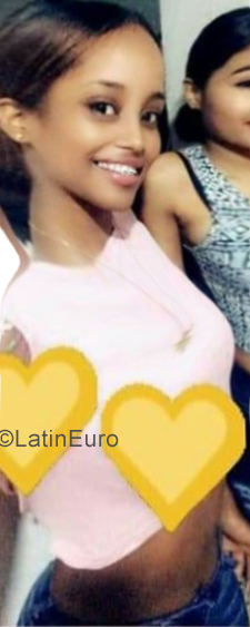 Date this voluptuous Dominican Republic girl Smerlyn from Bonao DO34938