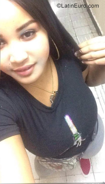 Date this funny Dominican Republic girl Winifer from Santo Domingo DO34962