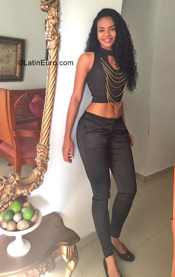 Date this good-looking Colombia girl Sonia from Cartagena CO25454