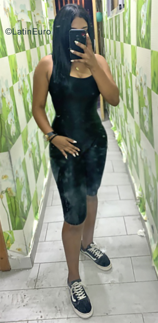 Date this delightful Dominican Republic girl Isairia from Santo Domingo DO35038