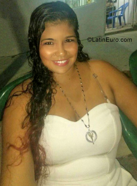 Date this hard body Colombia girl Loraine from Barranquilla CO25493