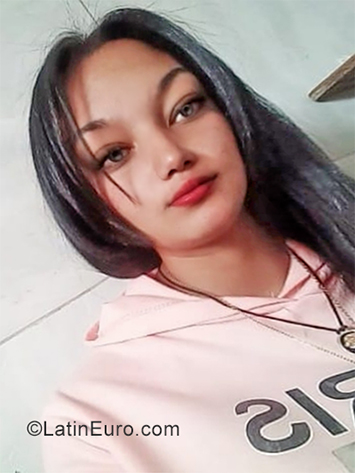 Date this exotic Colombia girl Maria from Bogota CO25504