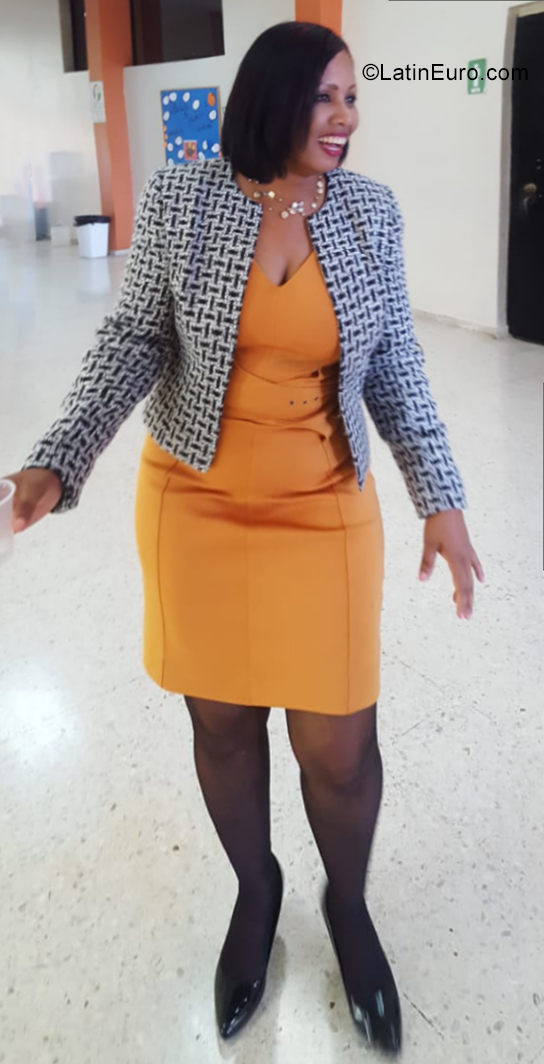 Date this happy Dominican Republic girl Yesica from San Pedro de Macoris DO35106