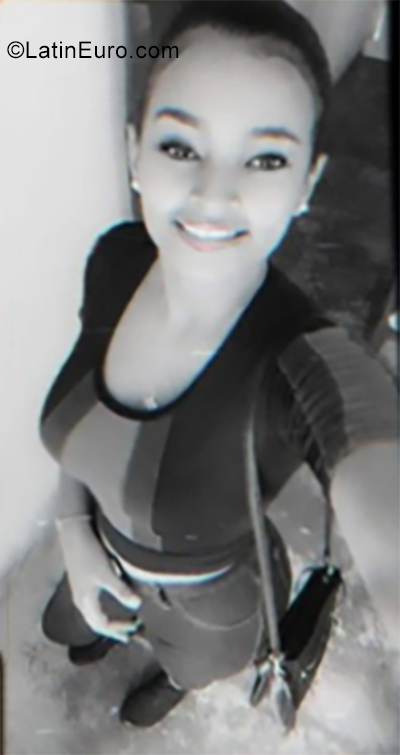 Date this hot Dominican Republic girl Luisa from Santiago De Los Caballeros DO35112