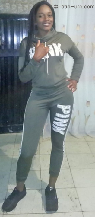 Date this cute Colombia girl Diana from CALI CO25529