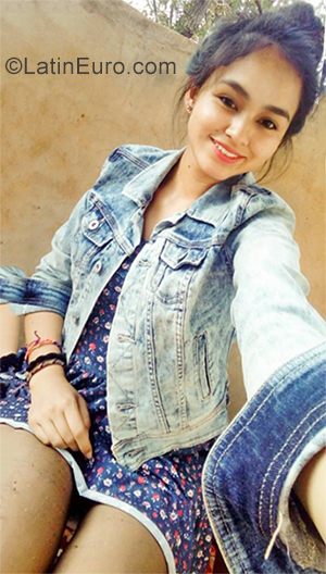 Date this attractive Peru girl Cristal from Cajamarca PE1401