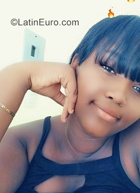 Date this foxy Dominican Republic girl Ana from Juan Dolio DO35174