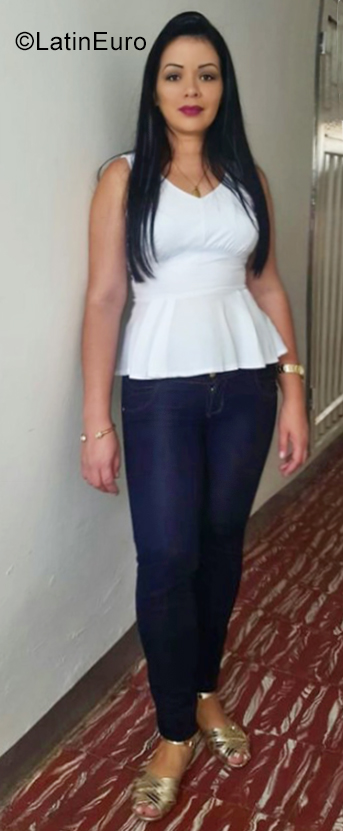 Date this pretty Colombia girl Adriana from Colombia CO25551