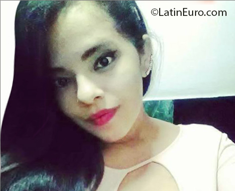 Date this stunning Venezuela girl Joanise from Maracaibo VE2480