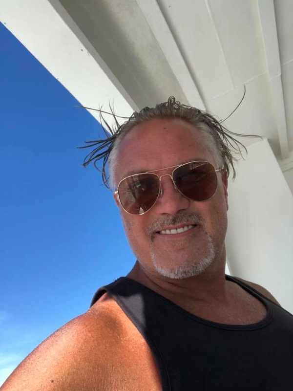 Date this cute Chile man Bastian from chile SE257