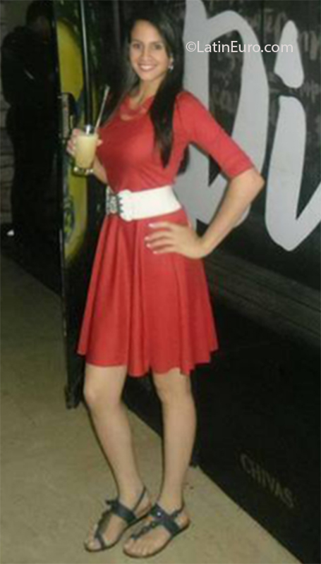 Date this hot Venezuela girl Dagliaris from Caracas VE2485