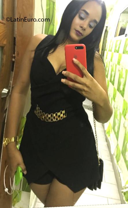 Date this nice looking Dominican Republic girl Maria from Santo Domingo DO35207