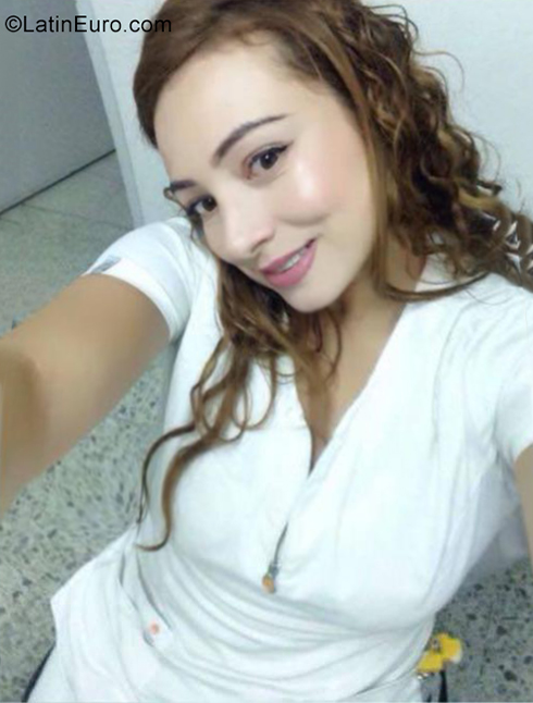 Date this foxy Colombia girl Victoria from Medellin CO25578