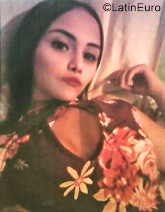 Date this attractive Mexico girl Cristina from Mexico City MX1649