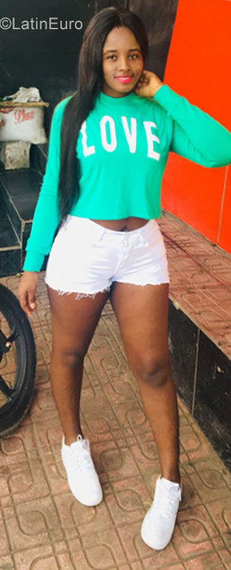 Date this charming Dominican Republic girl Maryorie from Santo Domingo DO35237