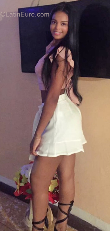 Date this georgeous Colombia girl Bri from Cali CO25603