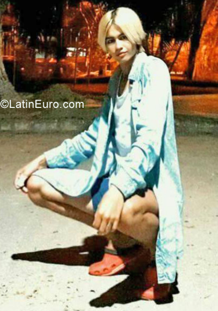 Date this pretty Colombia girl Exteria from Neiva CO25611