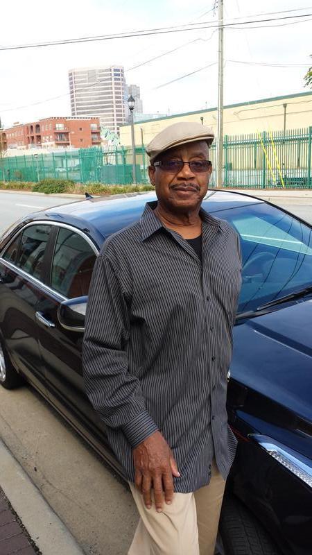 Date this delightful United States man Leers from Mcleansville US20087