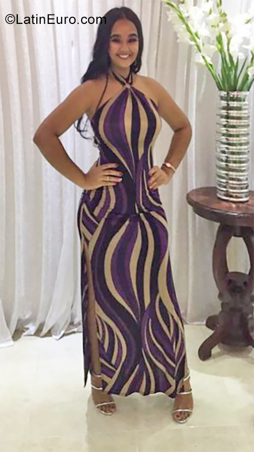 Date this funny Dominican Republic girl Jatnna from Santiago DO35290