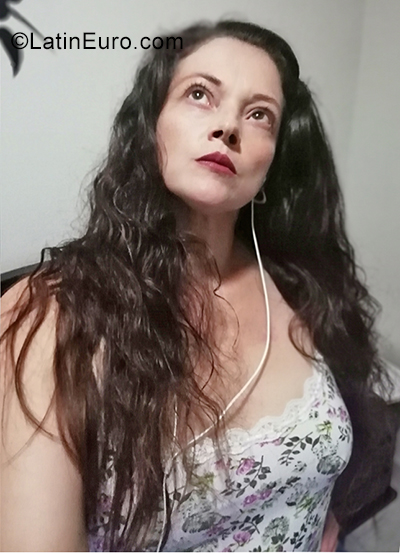 Date this delightful Colombia girl Dona from Bogota CO25666