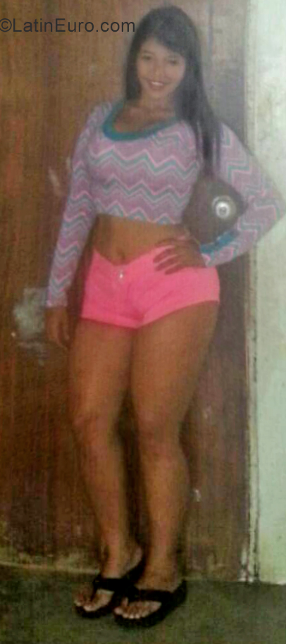 Date this sensual Venezuela girl Karla from Barquisimeto VE2531