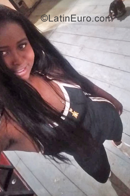 Date this lovely Colombia girl Yendi from Bogota CO25847