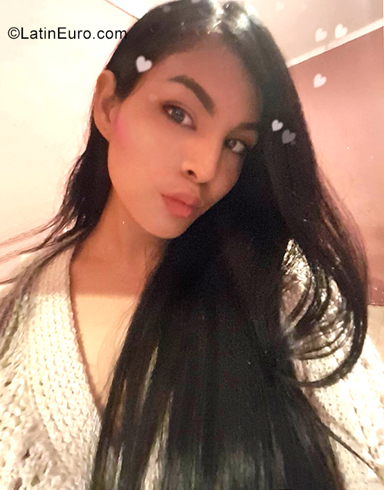 Date this voluptuous Venezuela girl Monica from Coro VE2549