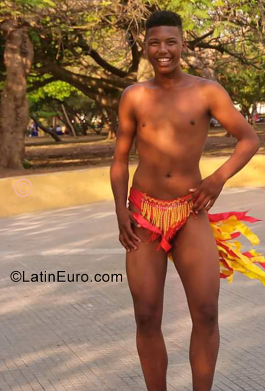 Date this georgeous Colombia man Jhon from Cartagena CO25773