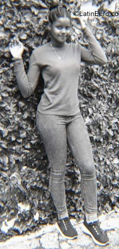 Date this voluptuous Dominican Republic girl Yorlanis from Santo Domingo DO35621