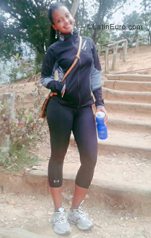 Date this stunning Colombia girl Yadi from Bogota CO25840