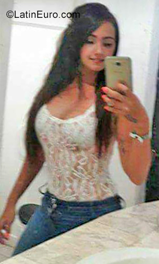 Date this good-looking Colombia girl Wendy from Bucaramanga CO25843
