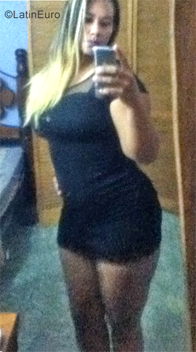 Date this charming Venezuela girl Andrea from Porlamar VE2578