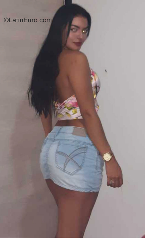 Date this sensual Colombia girl Tania from Bogota CO25851