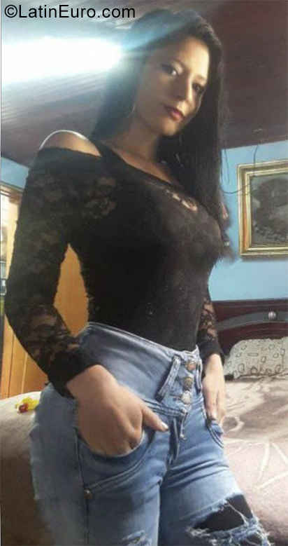 Date this hot Colombia girl Antonella from Bogota CO25873