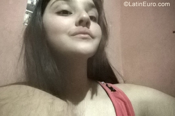 Date this gorgeous Argentina girl Lourdes from San Juan AR218