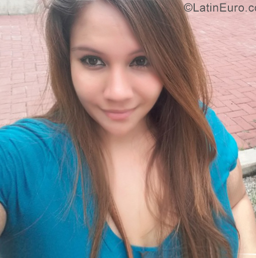 Date this nice looking Ecuador girl Dori from Guayaquil EC364