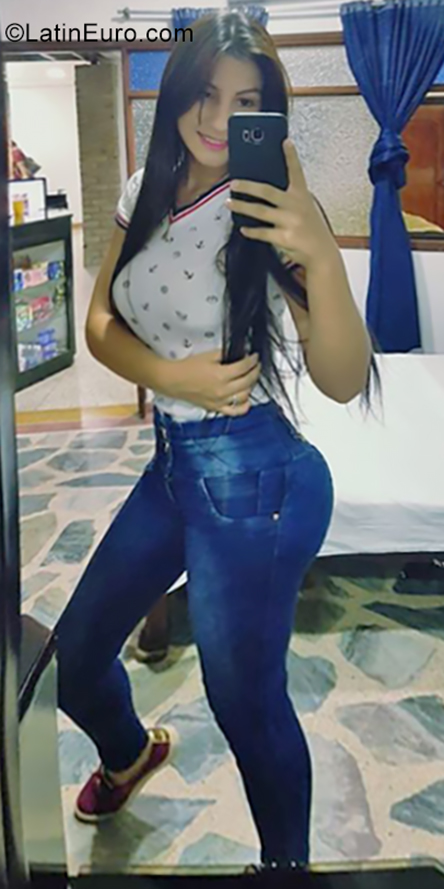 Date this delightful Colombia girl Kelly from Cucuta CO25892