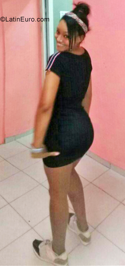 Date this georgeous Cuba girl Wanda from Havana CU580