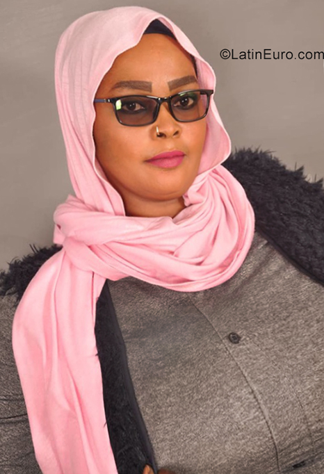 Date this athletic Sudan girl Nahida from Nyala SD35